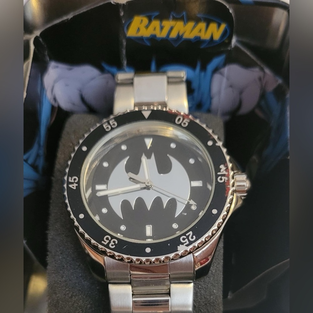 Batman Silver and Black Men's Watch - Picture 4 of 6